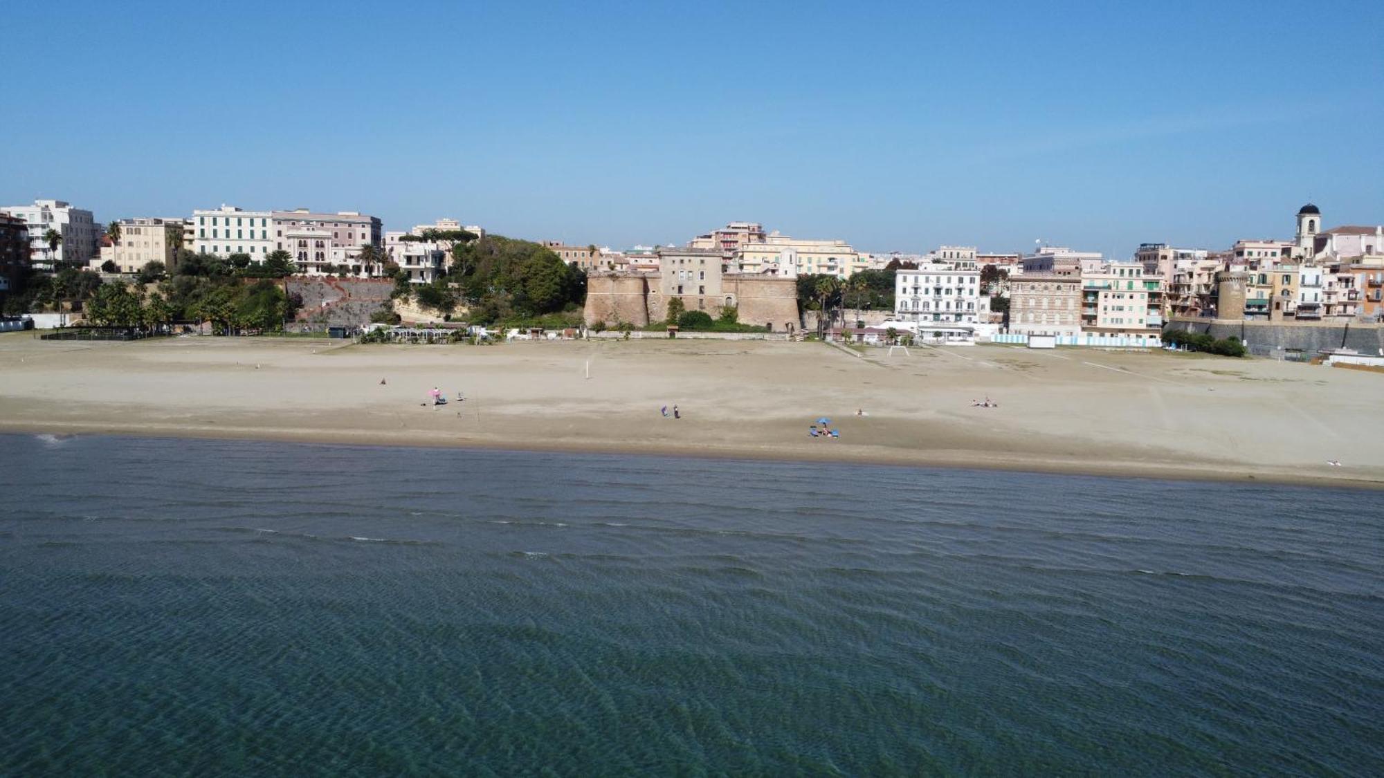 Open Space Centralissimo Nettuno Fronte Porto 外观 照片